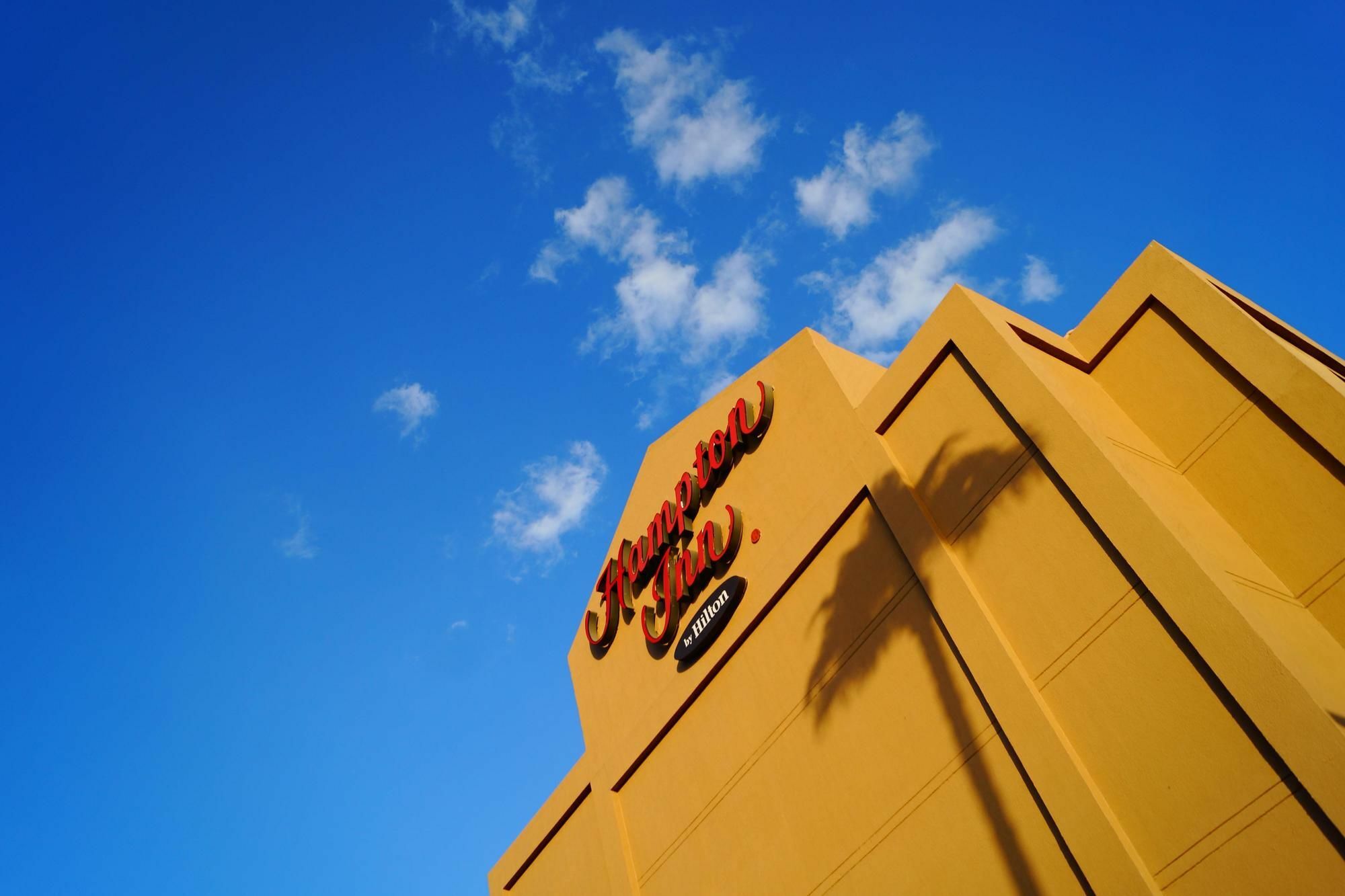 Hampton Inn Monterrey-Airport Apodaca Exterior photo